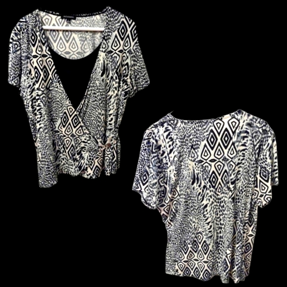 Notations Short Sleeve Animal Print Built in tank top Blouse - Picture 2 of 5